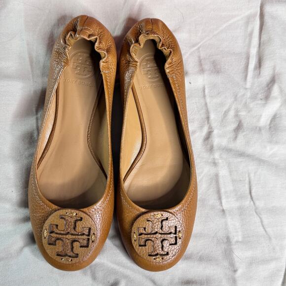 Tory Burch Women sz 8 Reva Tumbled Leather Tonal Logo Royal Tan Ballet Flats - Picture 4 of 12